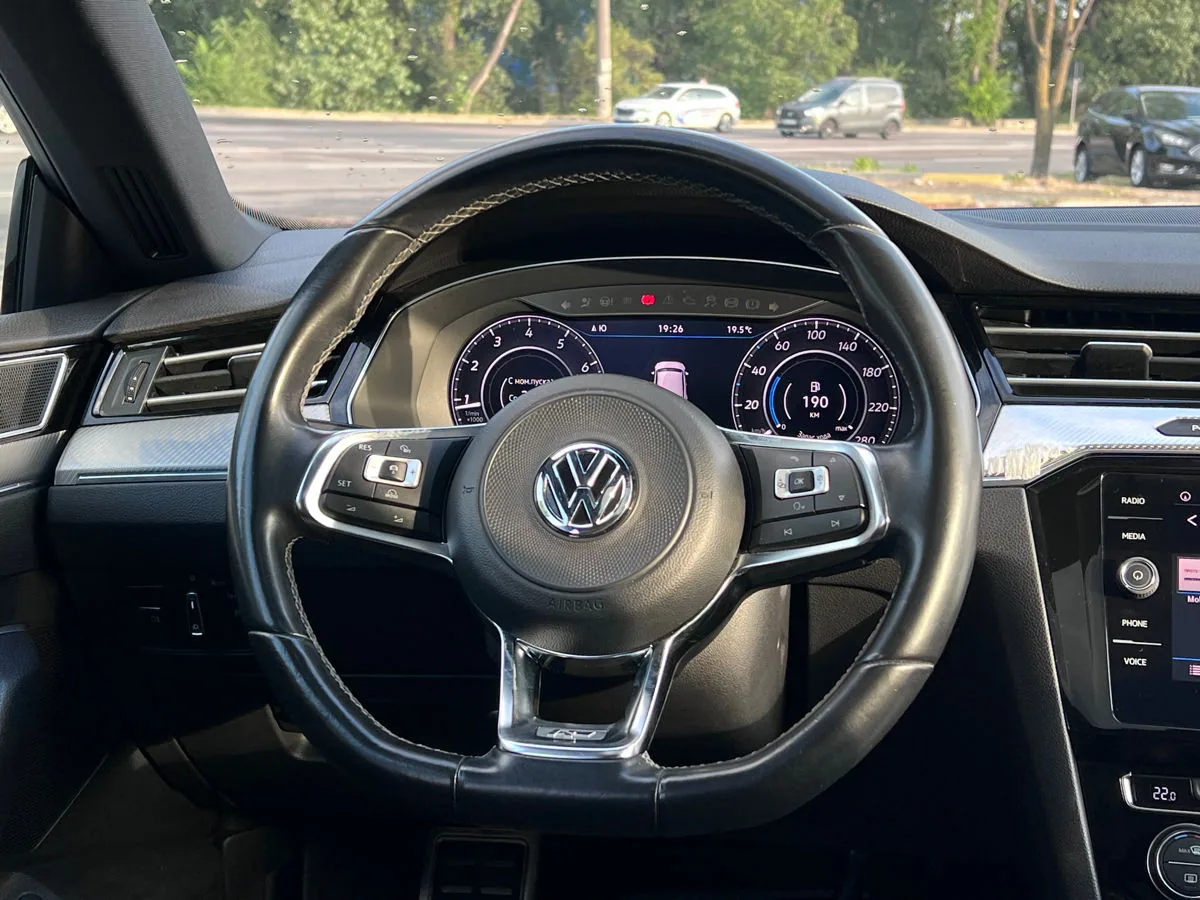 Volkswagen Arteon, interiorul automobilului